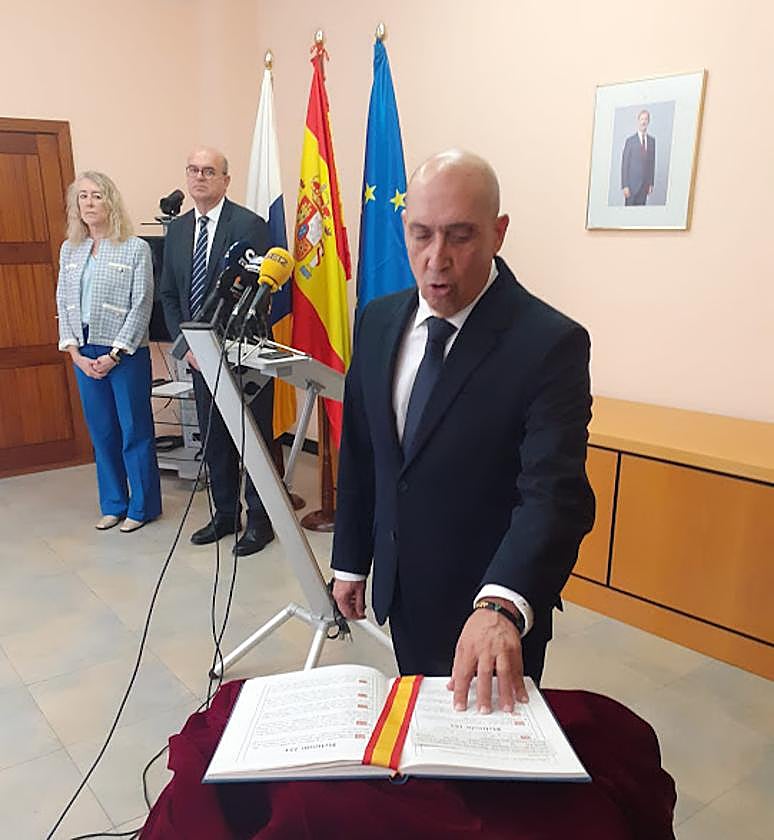 Toma de posesión de Pedro Viera.