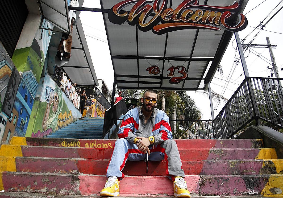 Manuel Turizo en la Comuna 13 de Medellín, Colombia.