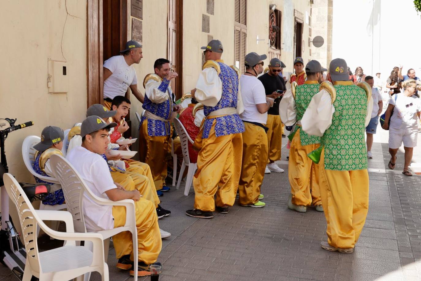 Aguimes vibra con su carnaval de día