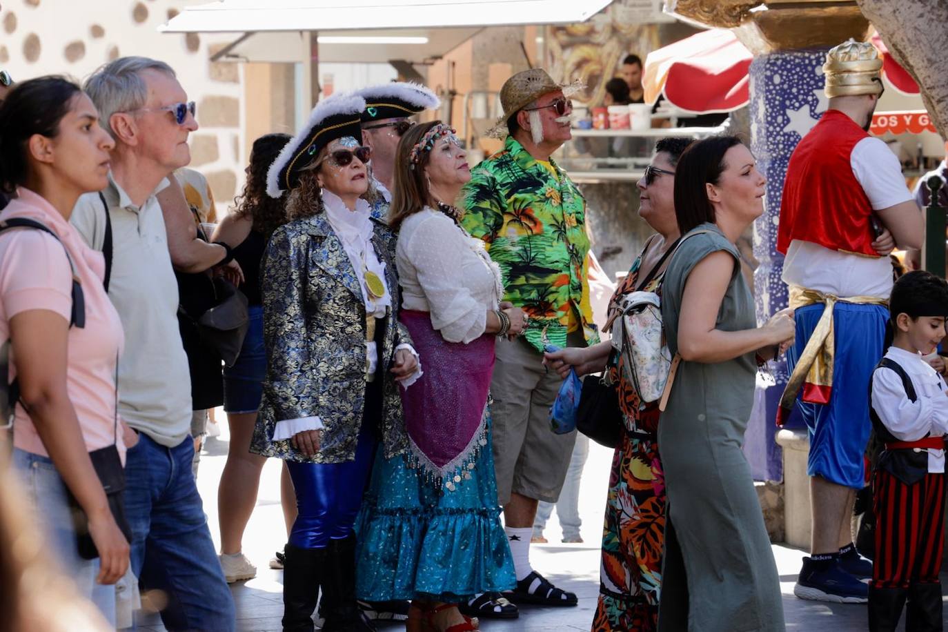Aguimes vibra con su carnaval de día