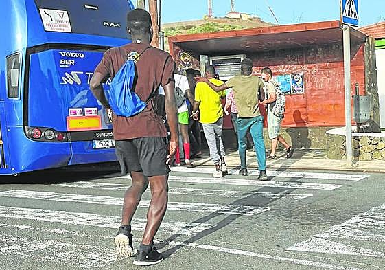 Imagen de archivo de un inmigrante menor llegado a Canarias. Él como Ousman buscan un futuro mejor.