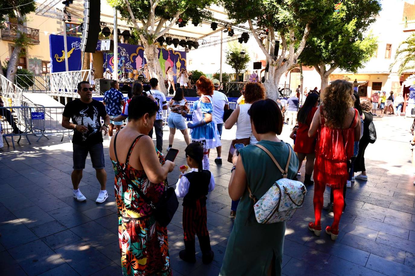 Aguimes vibra con su carnaval de día