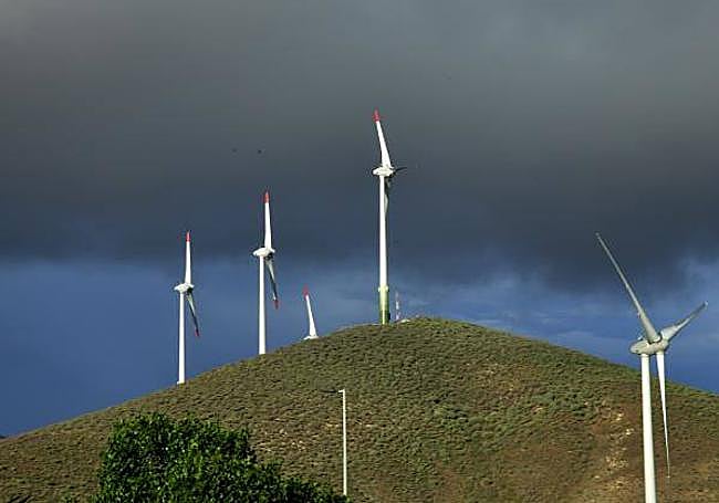 Molinos eólicos enganchados recientemene al sistema eléctrico insular.