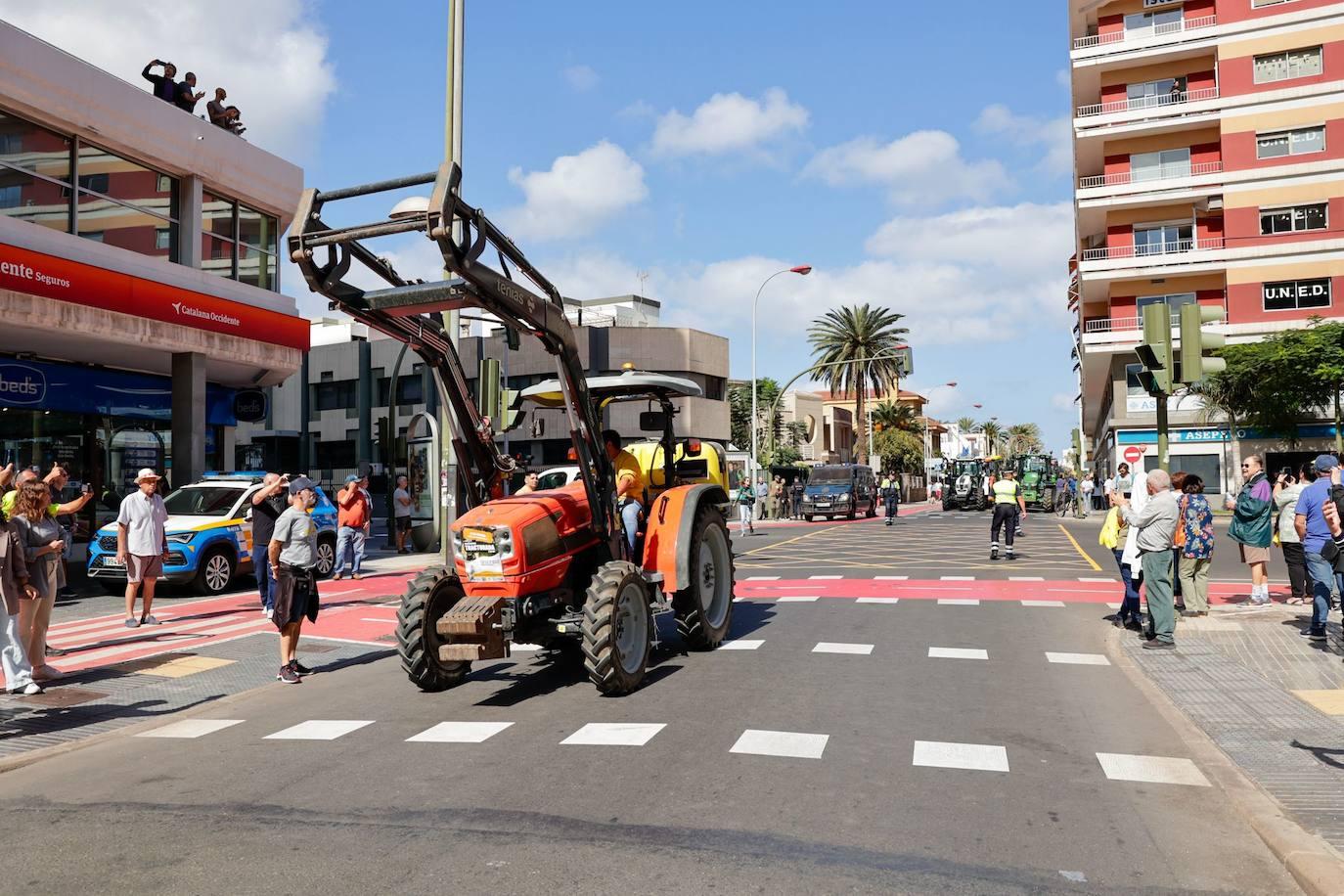 La tractorada toma la capital grancanaria en protesta por la situación del campo
