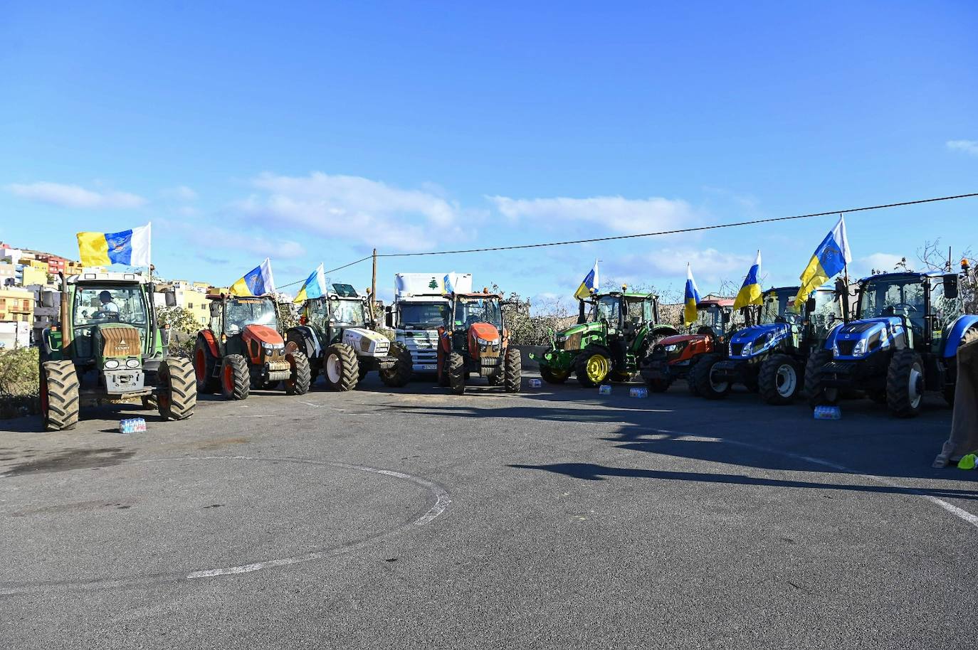 La tractorada toma la capital grancanaria en protesta por la situación del campo