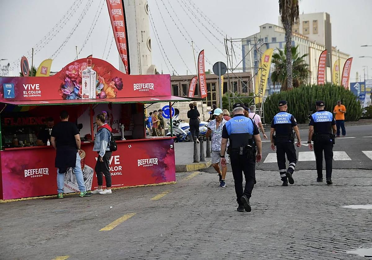 Policía Local en el carnaval de Las Palmas de Gran Canaria.