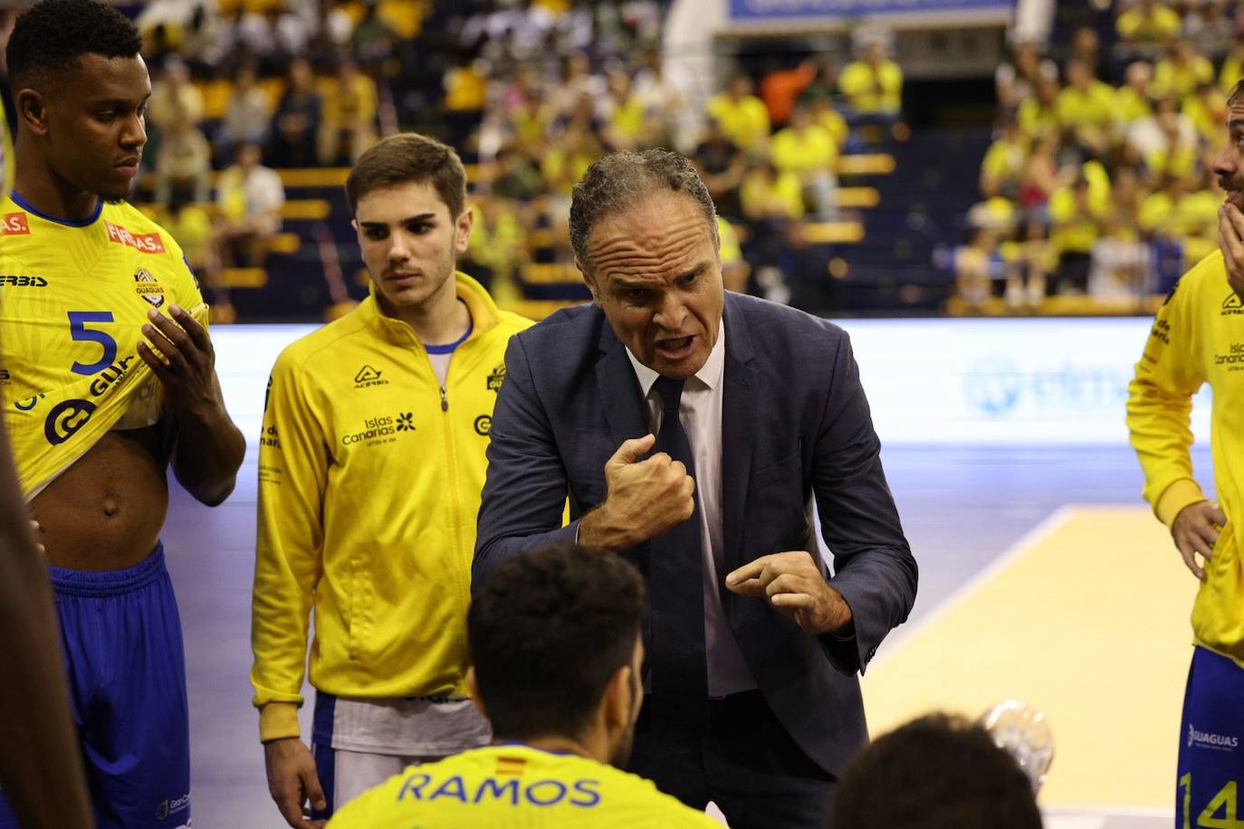 Imagen secundaria 2 - El Ankara golpea primero y el Guaguas lo fía todo a la vuelta