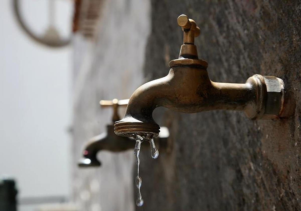 La subida del agua en San Mateo se aplica a partir de este sábado.