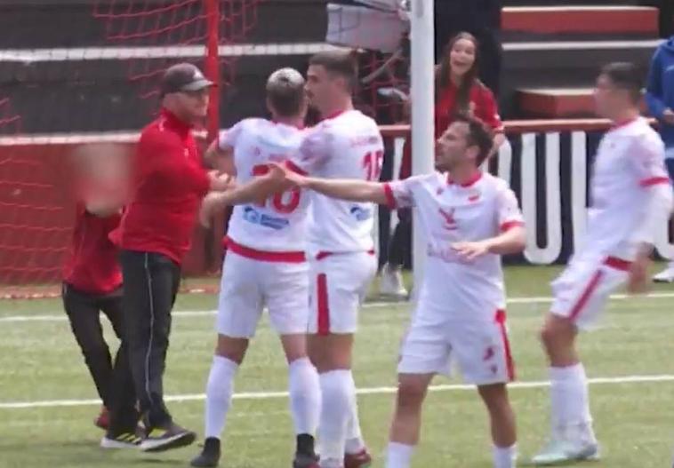 Secuencia el episodio vivido en el Silvestre Carrillo, tras la derrota del Mensajero frente al Llerenense (0-1):