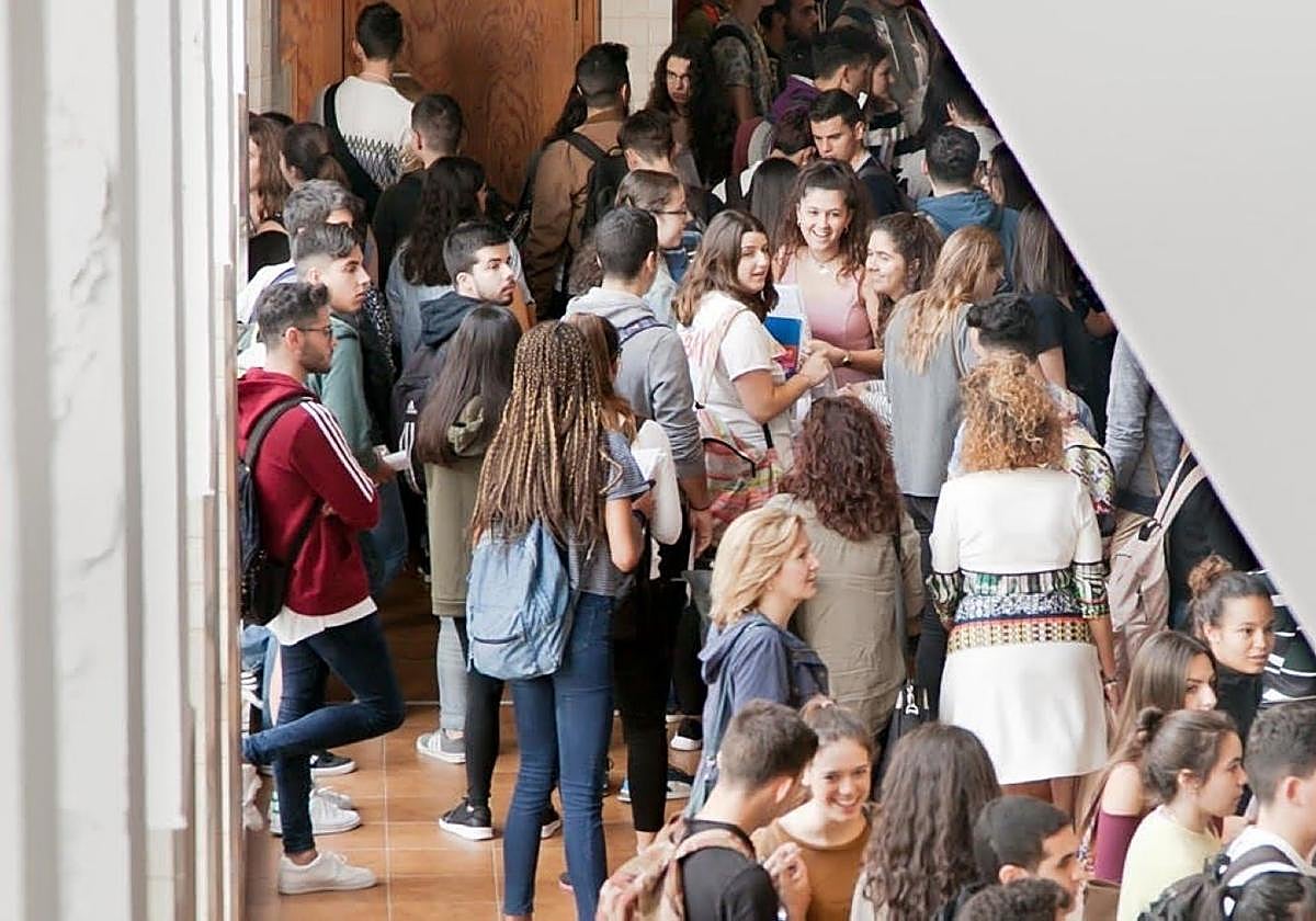 Educación organiza intercambios formativos para alumnado de Bachillerato que estudia francés