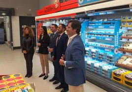 Autoridades visitando en la mañana del miércoles el nuevo Lidl de Arrecife.