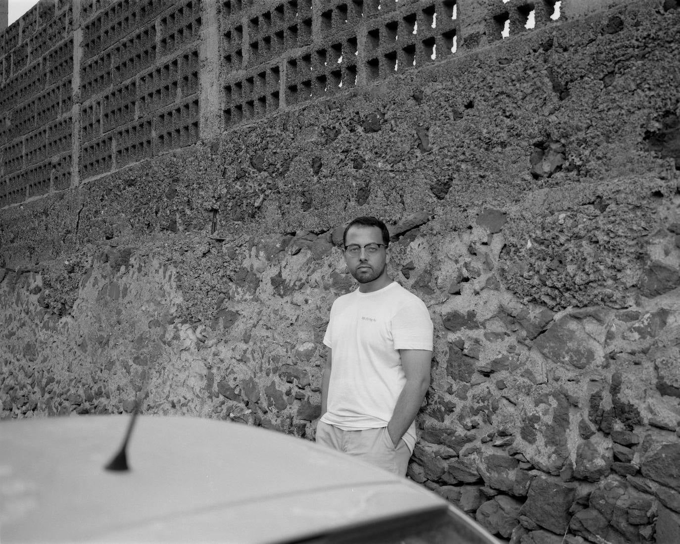 El artista canario Alejandrx Robaina.