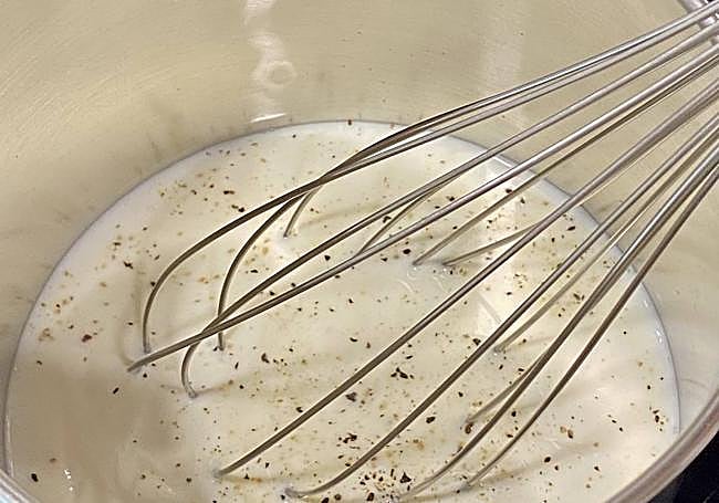 Mezclamos y añadimos pimienta negra