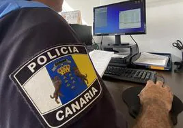 Un agente de la Policía Local Canaria.