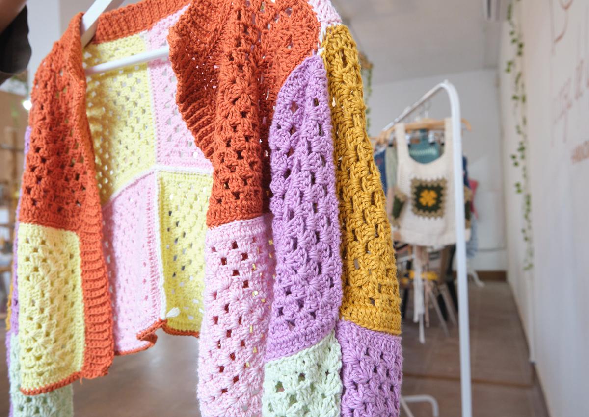 Imagen secundaria 1 - Cuando Juan Duyos te anuncia: «Melissa, me falta el crochet-macramé para mi desfile»