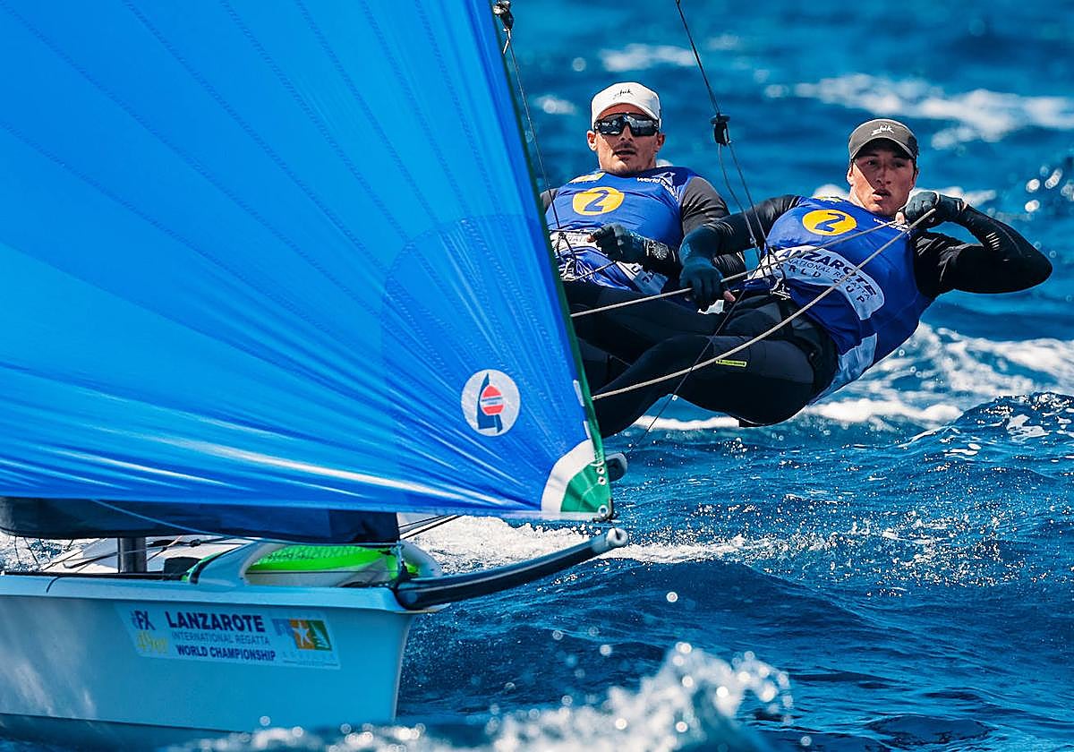 Diego Botín y Florian Trittel, durante las regatas en Lanzarote.