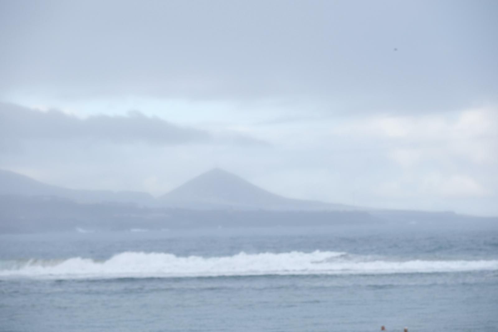 La lluvia moja la capital grancanaria