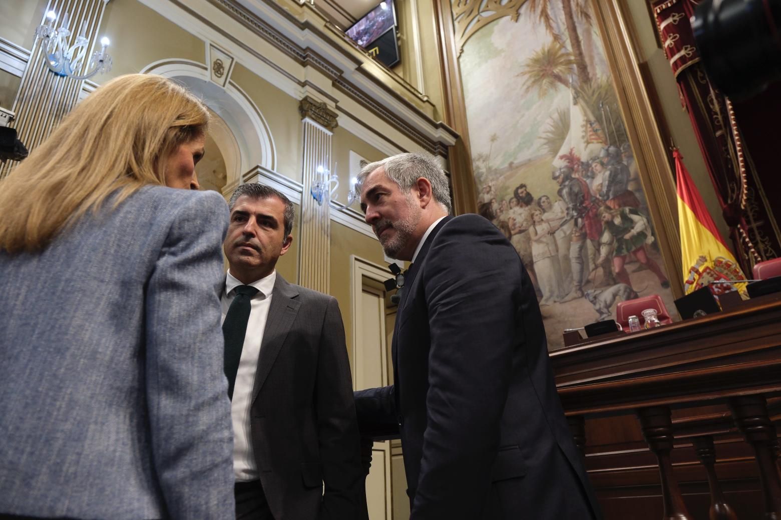 El debate del estado de la nacionalidad canaria, en imágenes