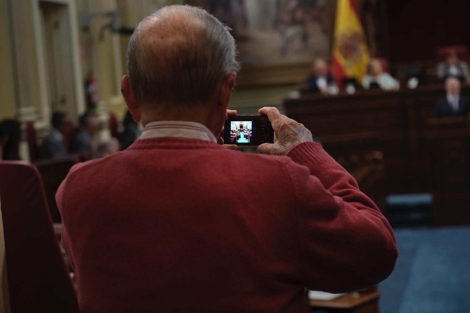 El debate del estado de la nacionalidad canaria, en imágenes