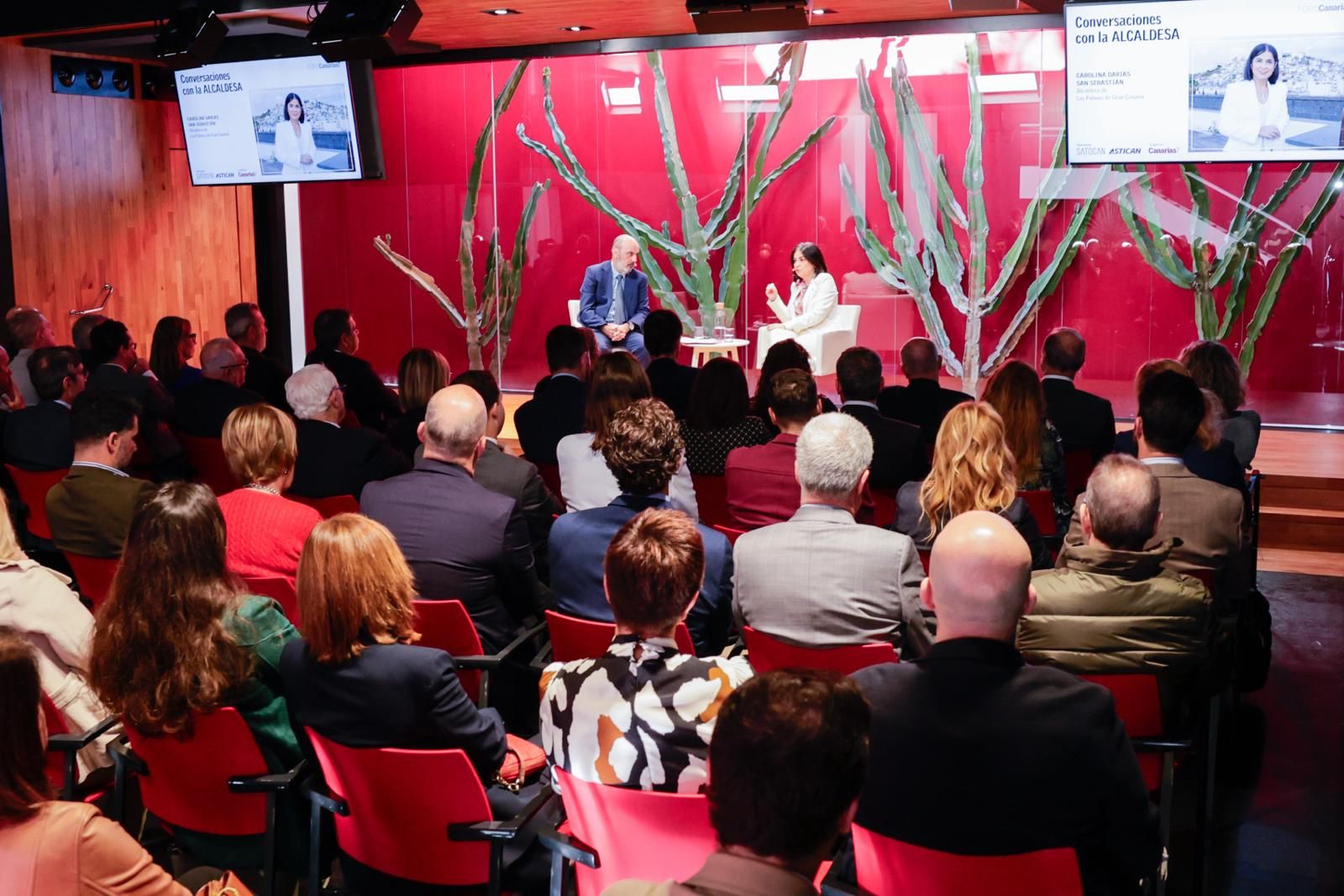 Las imágenes del encuentro con Carolina Darias en CANARIAS7