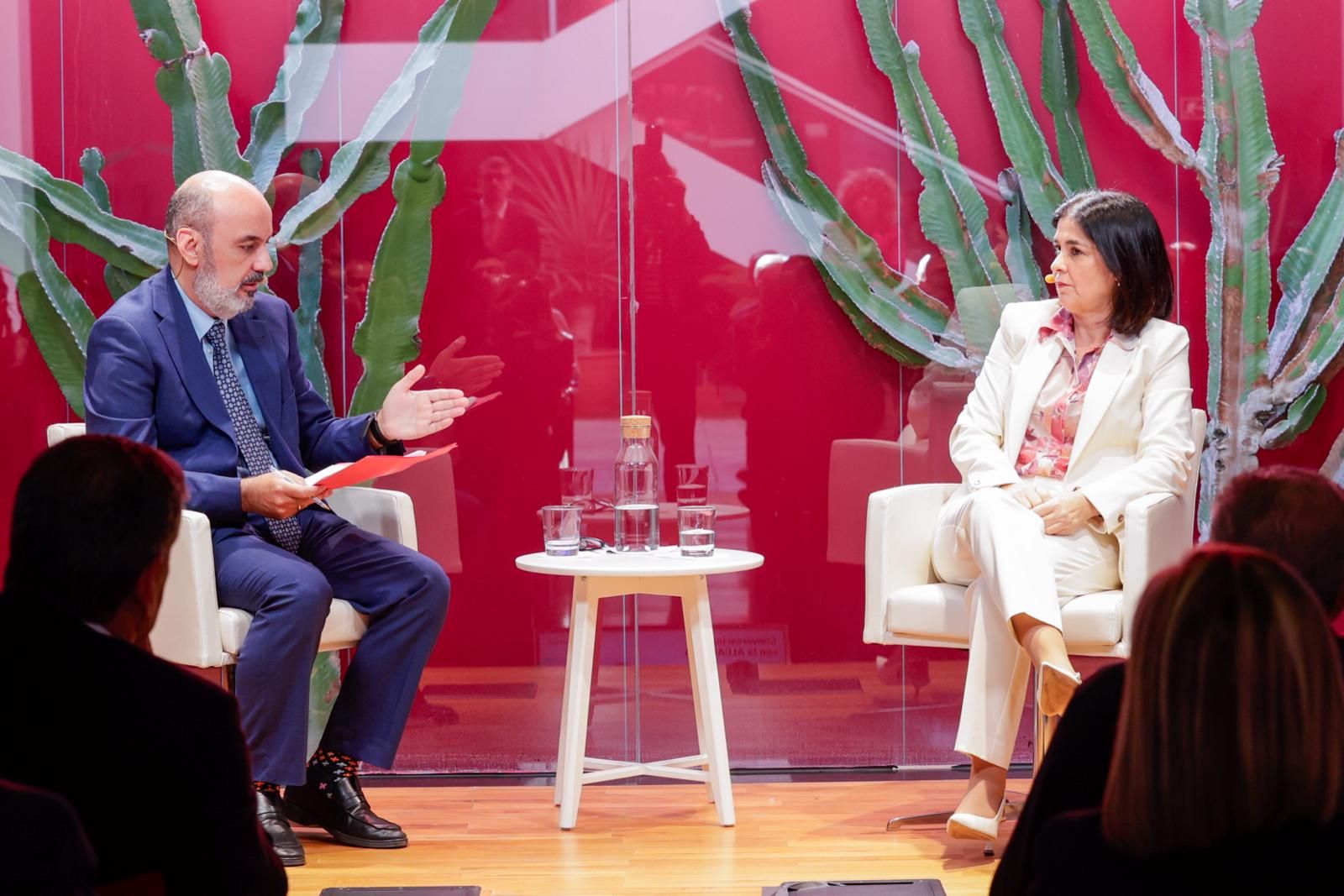 Las imágenes del encuentro con Carolina Darias en CANARIAS7