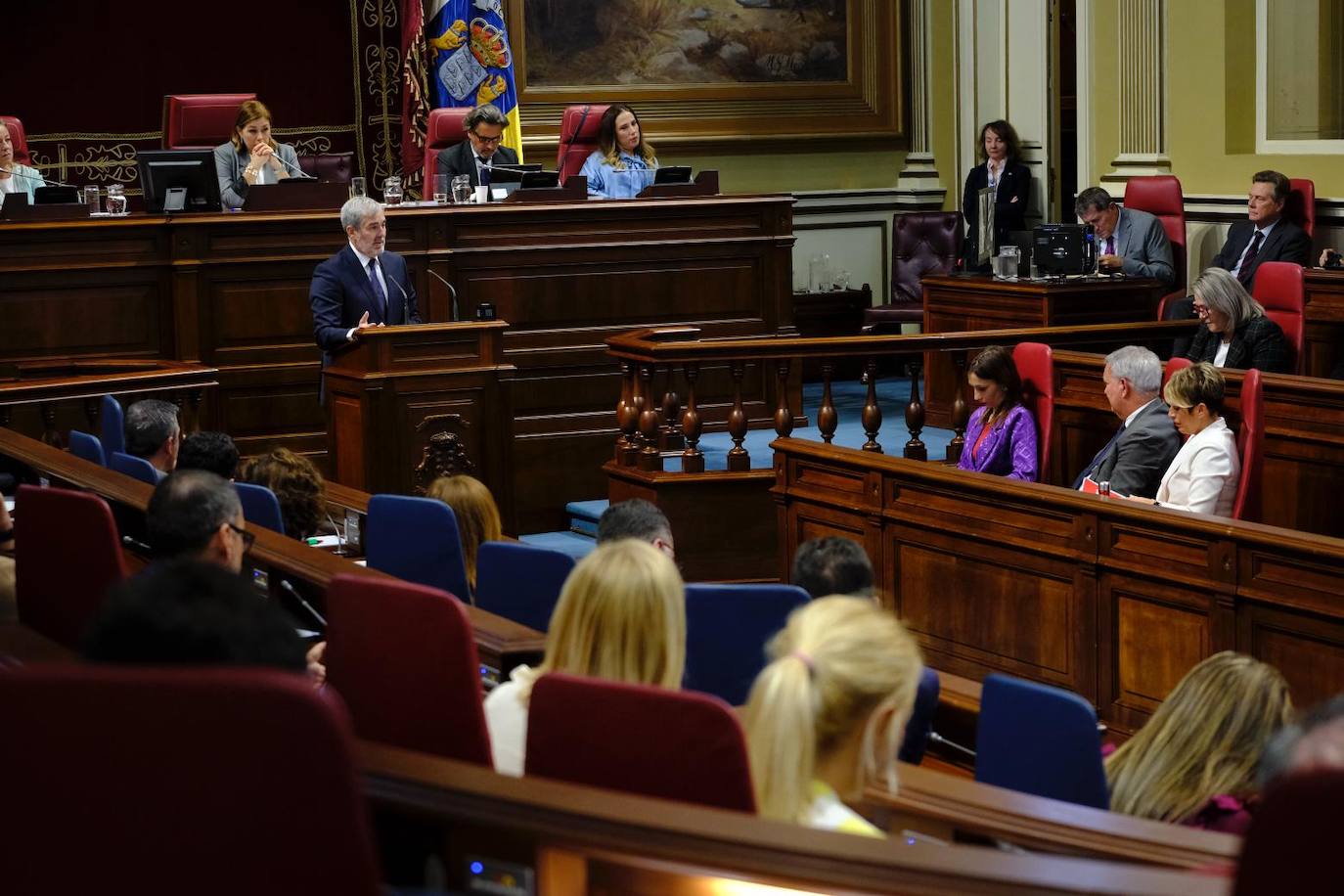 El debate del estado de la nacionalidad canaria, en imágenes