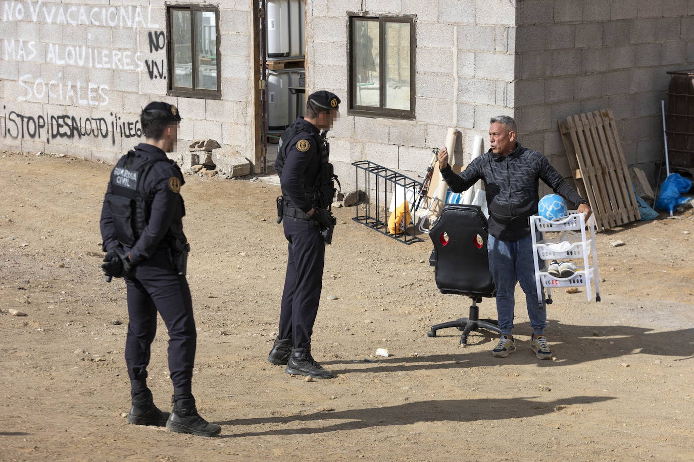 Imagen secundaria 2 - Imagen del momento del desahucio.