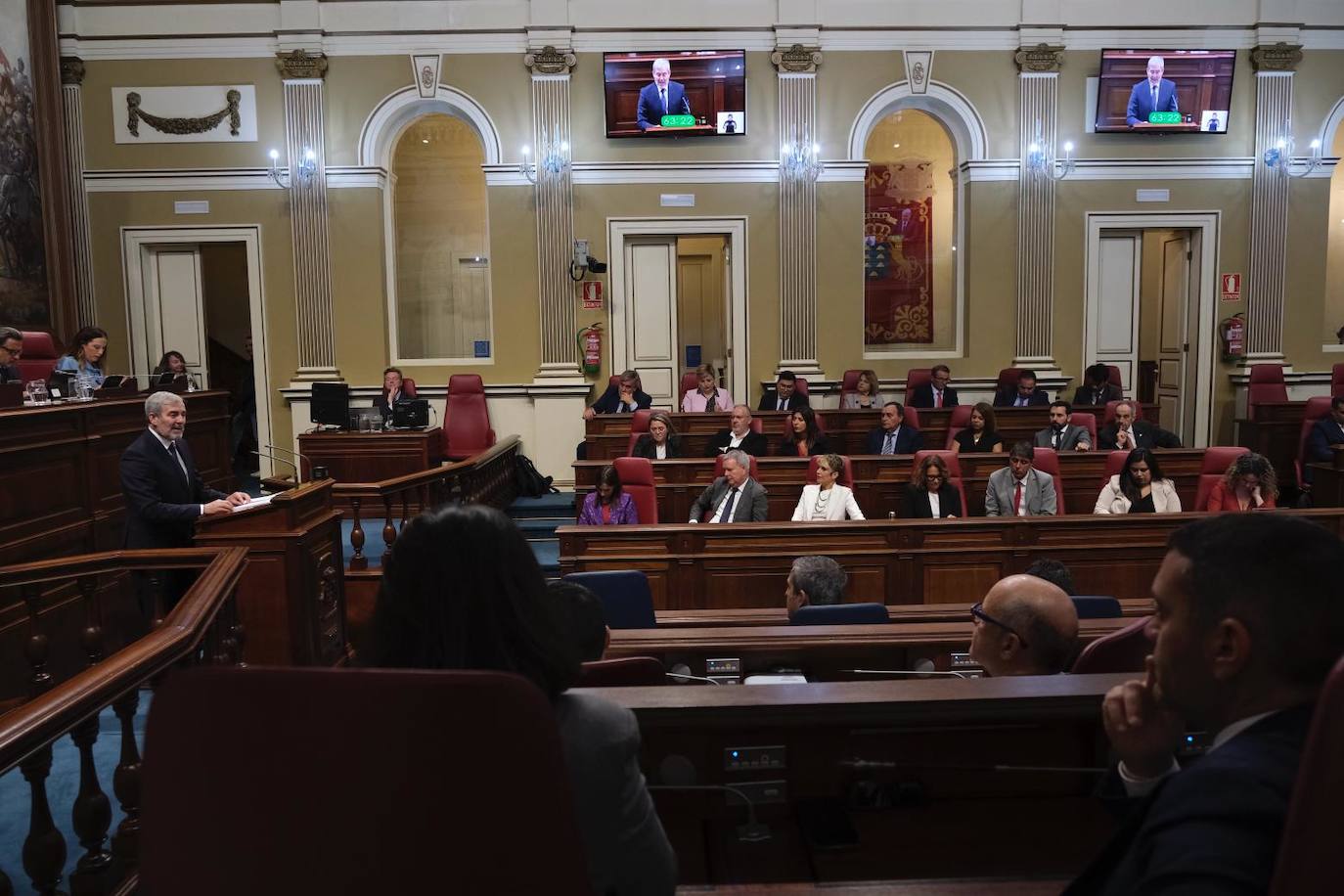 El debate del estado de la nacionalidad canaria, en imágenes