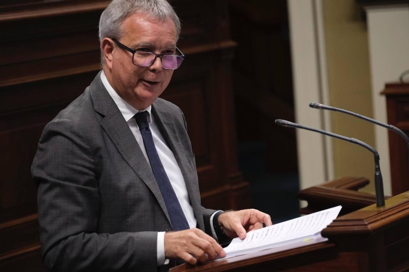 El debate del estado de la nacionalidad canaria, en imágenes