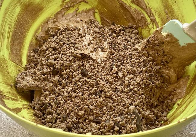 Rallamos e incoporamos el chocolate