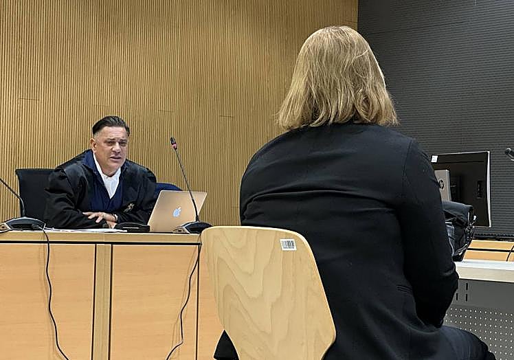 La víctima responde al letrado Rafael Jiménez de Oliva.