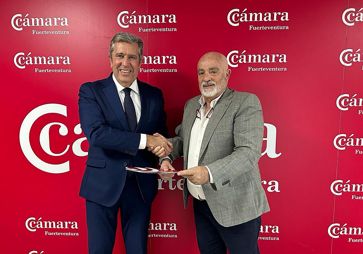 Juan Jesús Rodríguez Marichal, presidente de la Cámara de Comercio de Fuerteventura, y Javier Collado, director general de la Fundación Incyde.