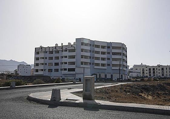 La urbanización de Arauz lleva más de dos décadas en el olvido.