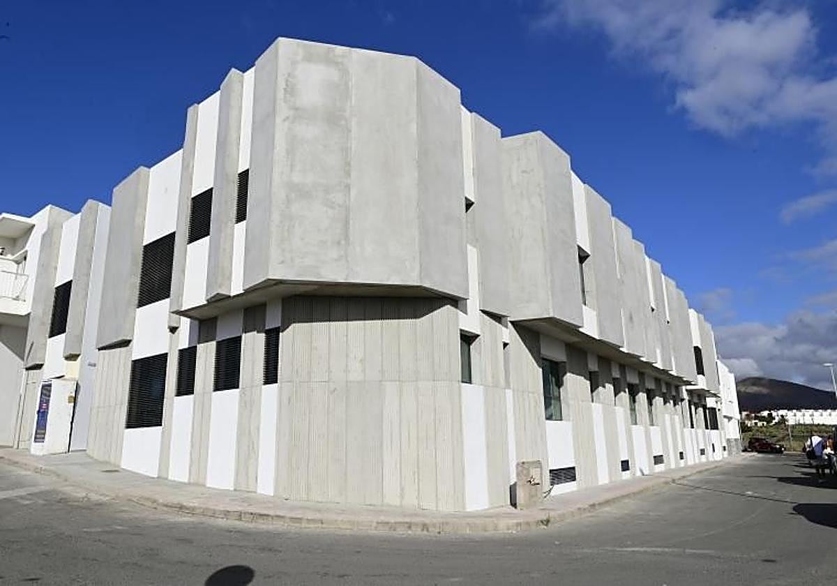 Edificio en el que se encuentran las 16 viviendas de promoción pública en El Cristo.