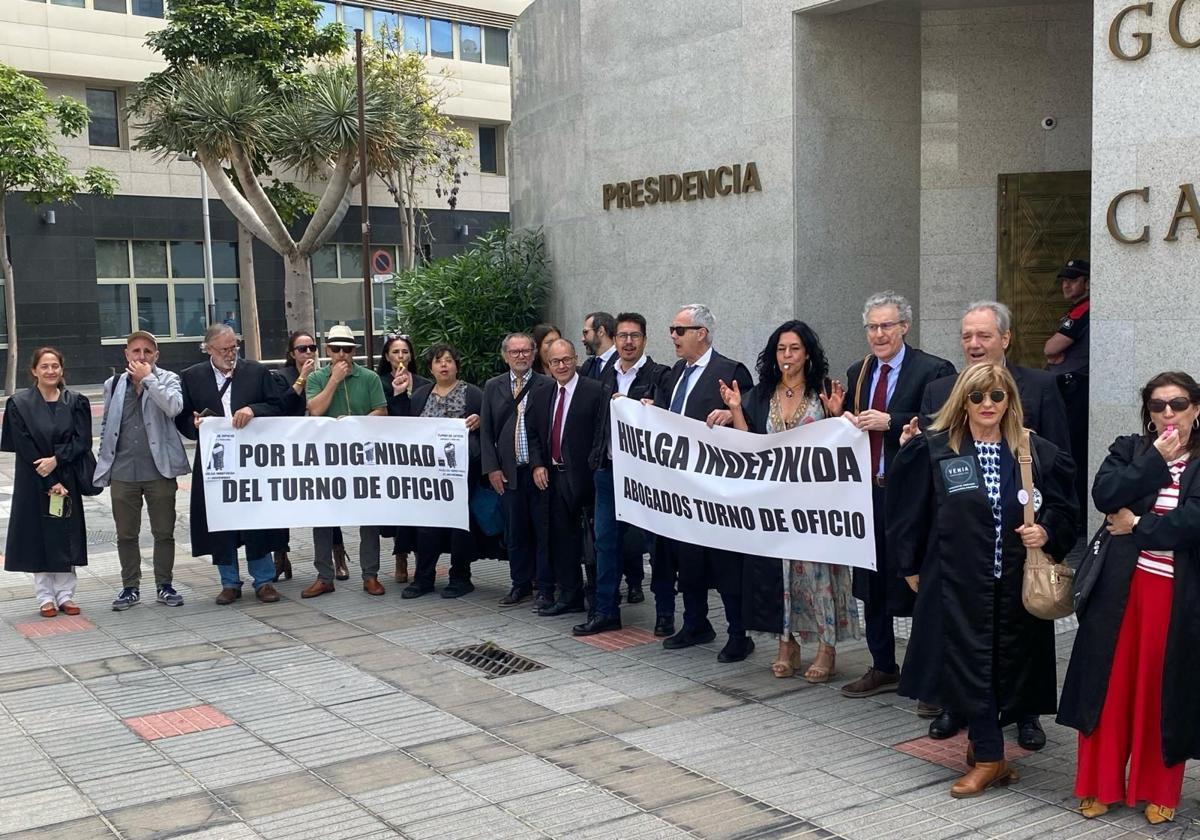 Los abogados de oficio de Canarias piden ejercer con dignidad