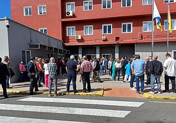 Imagen de una protesta en Juan Grande por la muerte de la cocinera.