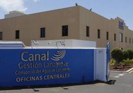 Instalaciones de Canal Gestión Lanzarote junto a Las Caletas.