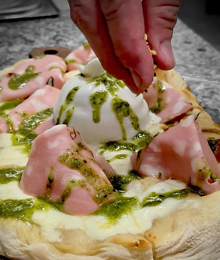 Imagen secundaria 2 - Variedad de pinsas.