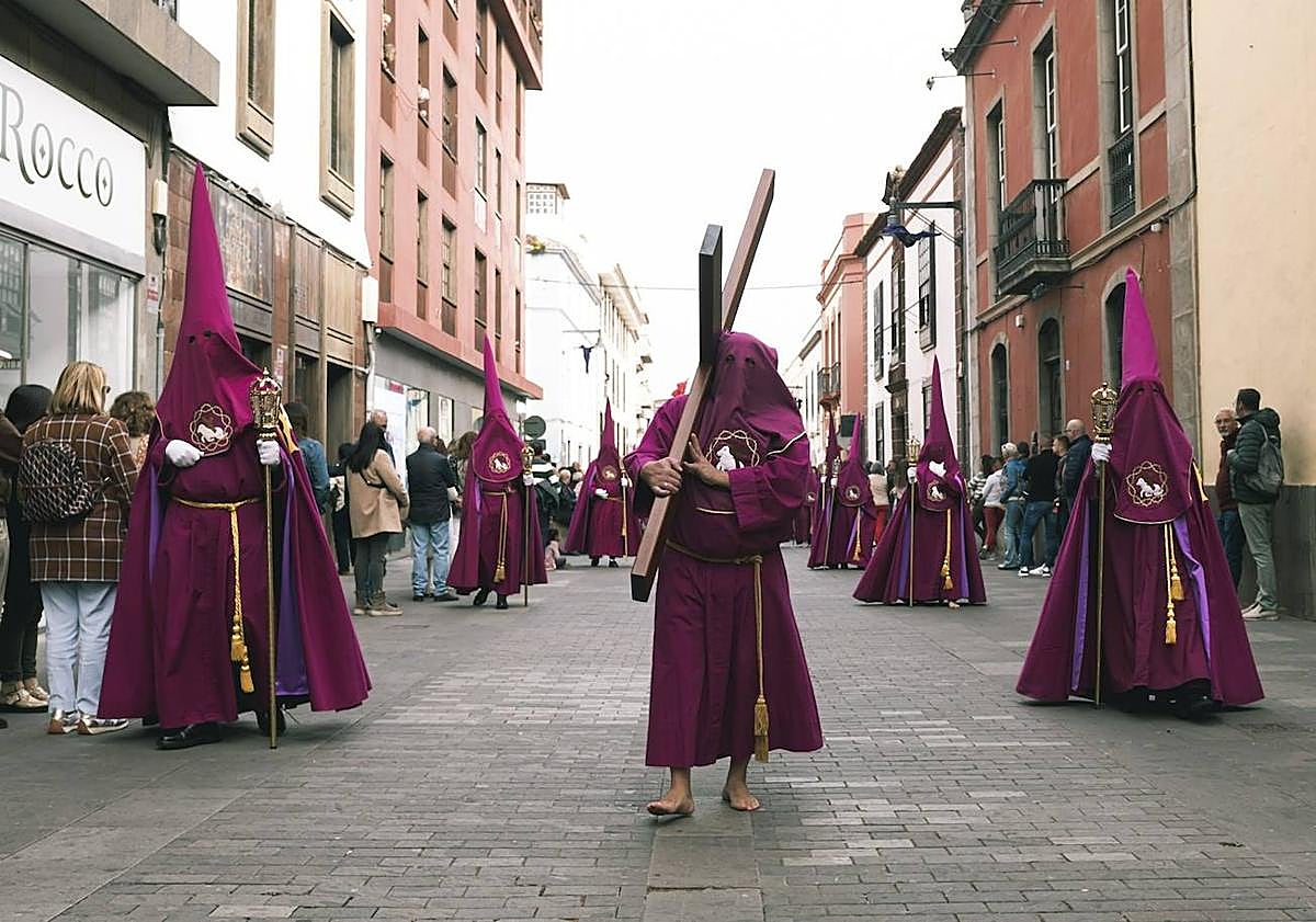 Imagen principal - Tradición, cultura y naturaleza, una experiencia única para disfrutar de la Semana Santa en La Laguna