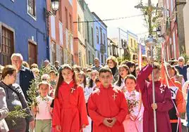 Imagen de la procesión desde la ermita de San Roque hasta el templo parroquial, este Domingo de Ramos en Santa María de Guía