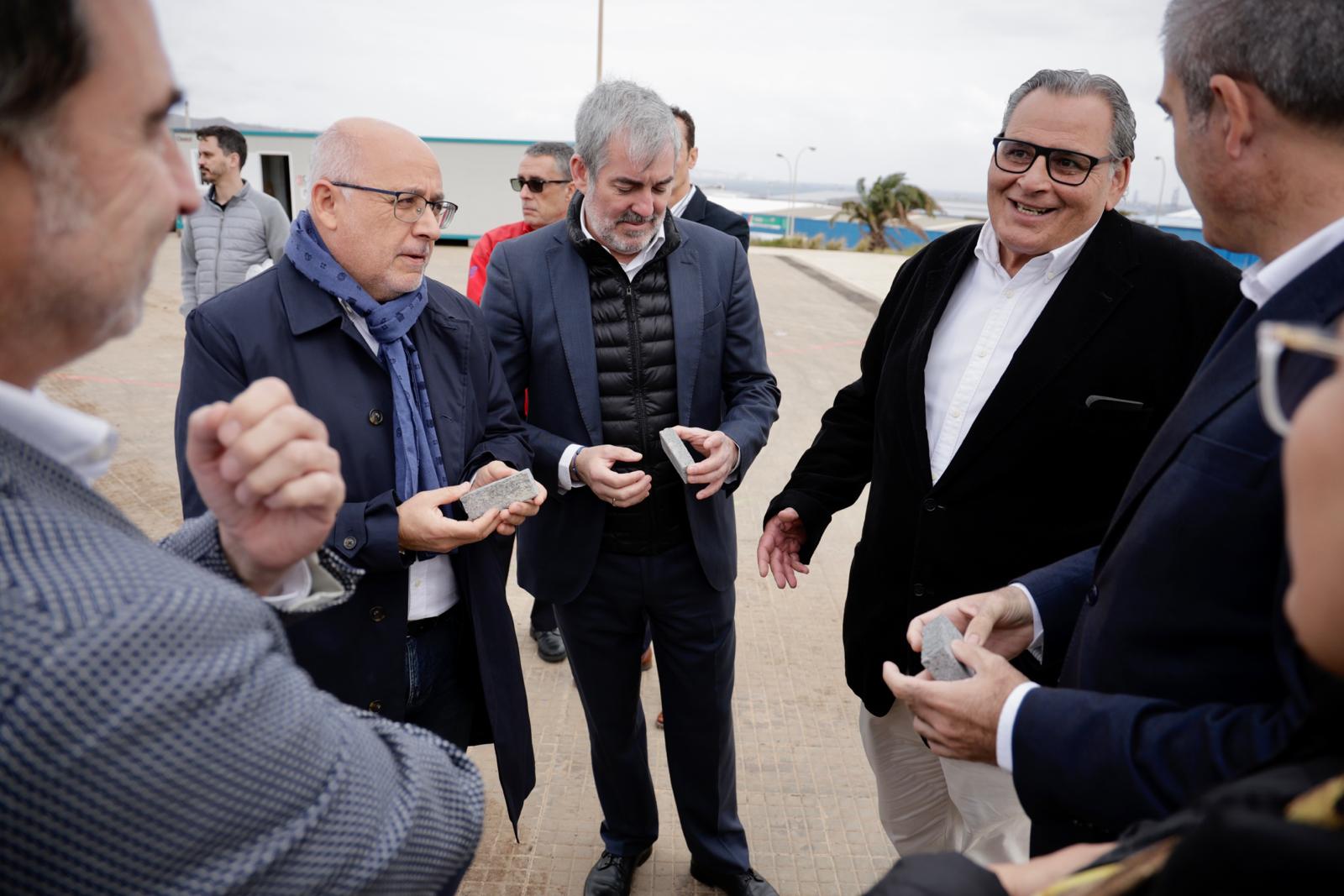 Clavijo da comienzo a las obras del edificio de Servicios Esenciales en Jinámar