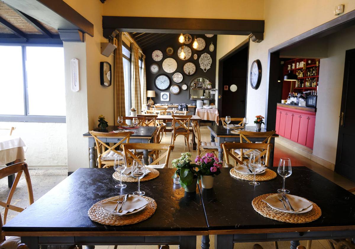 Imagen principal - Diferentes estancias dentro del restaurante. / Juan Carlos Alonso