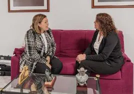 Astrid Pérez mantiene un encuentro con la presidenta de Cruz Roja en Lanzarote