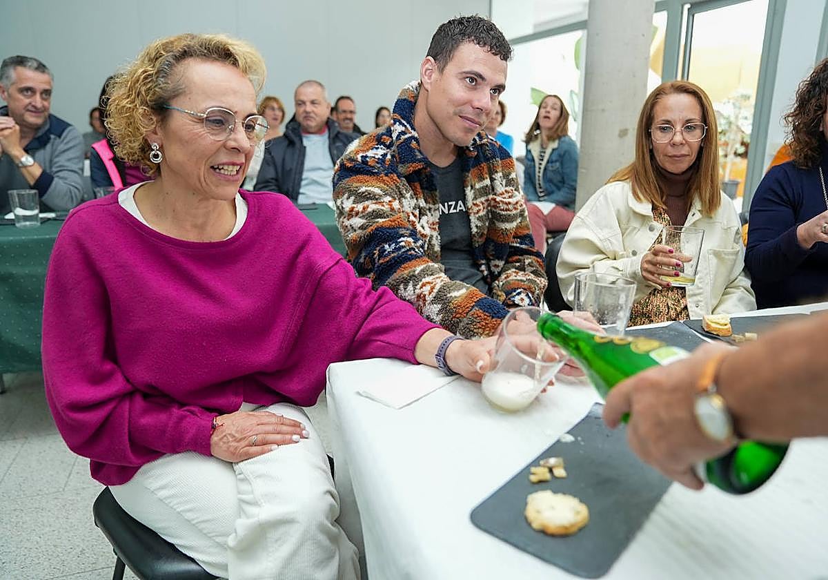 Uno de los momentos de la cata en el Día Internacional del Queso, en Valleseco.