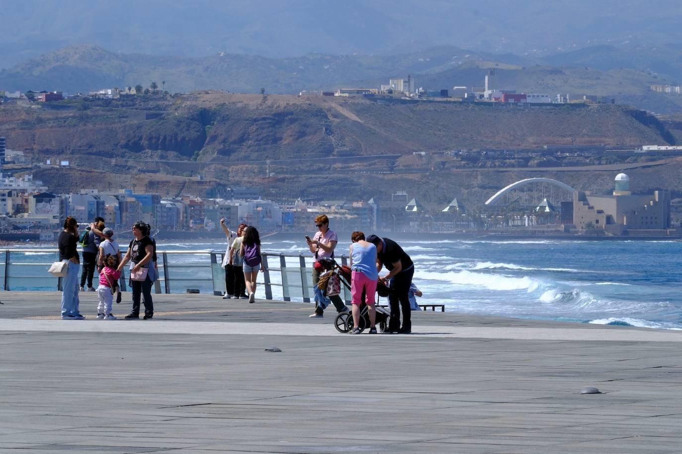 Playa, compras y paseos por la capital grancanaria este Jueves Santo
