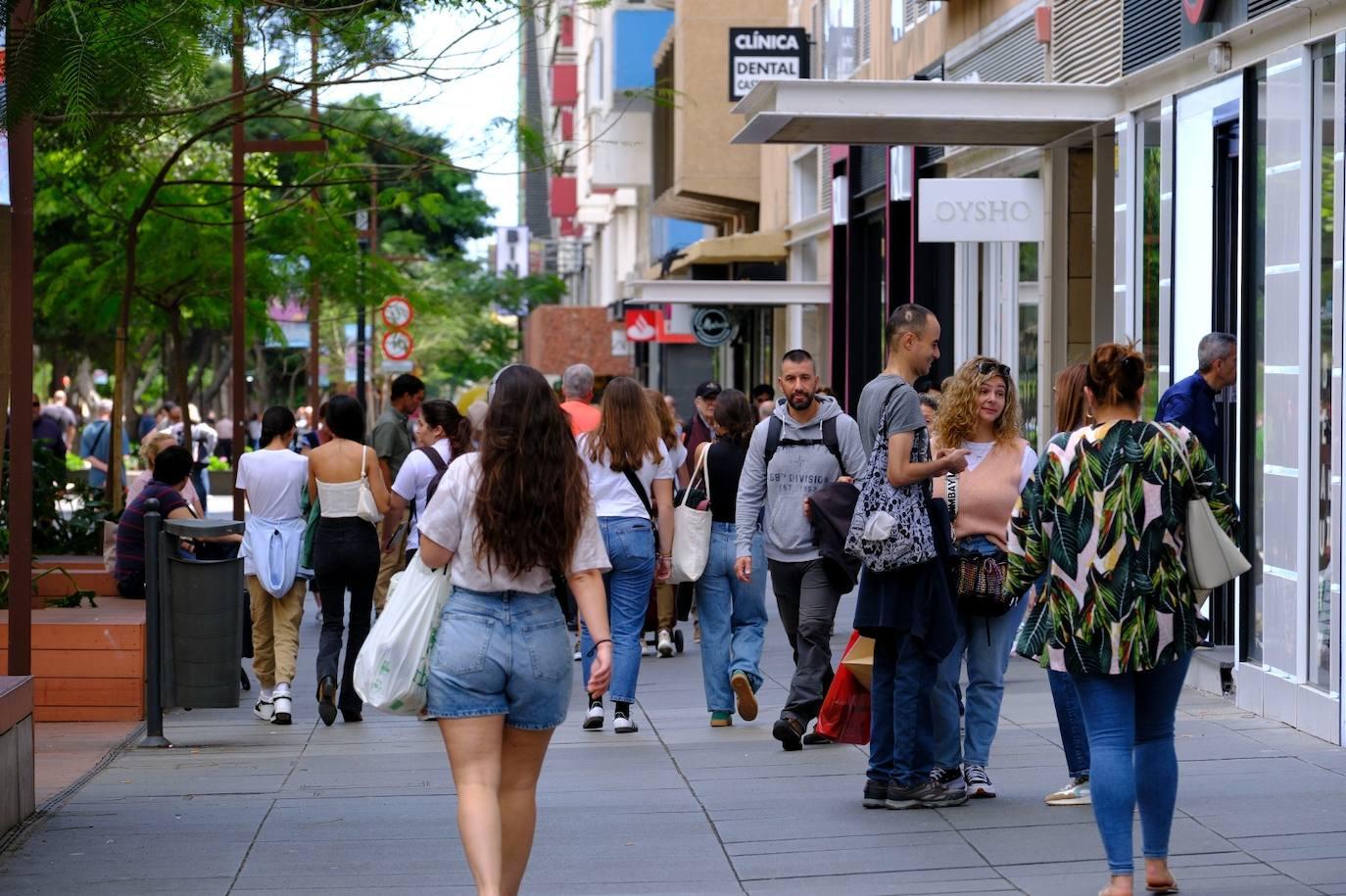Playa, compras y paseos por la capital grancanaria este Jueves Santo