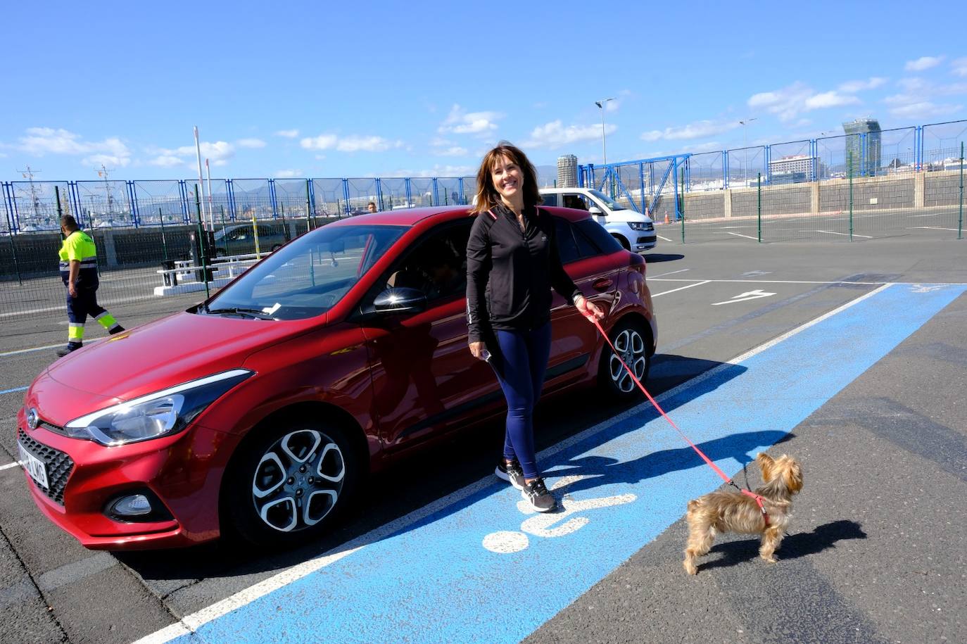 El inicio de las vacaciones de los canarios en Semana Santa, en imágenes