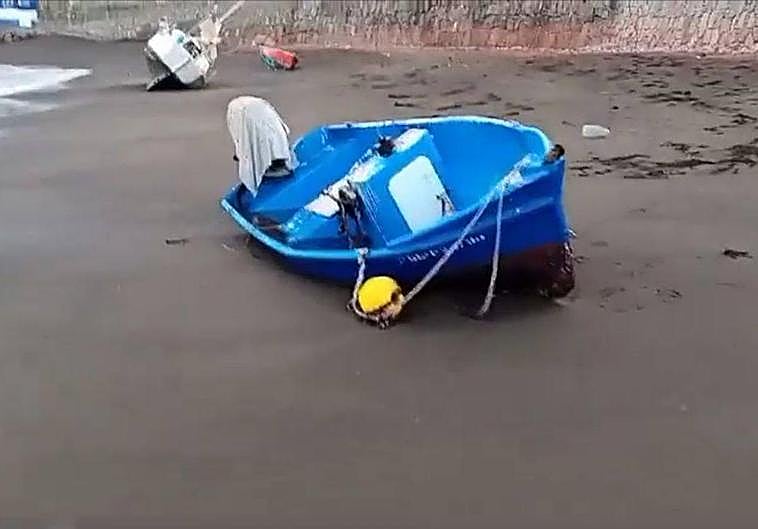 En la imagen, las embarcaciones varadas en la playa de Las Mañuelas, en el sur de Gran Canaria.