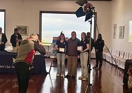 Las hermanas Laiseca, orgullosas tras su triunfo.