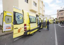 Foto de archivo de ambulancias.